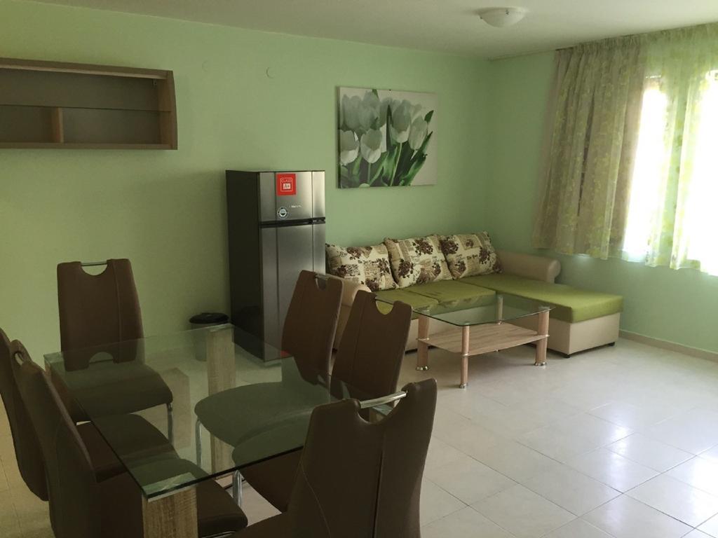 Apartments In Complex Chateau Nessebar Sveti Vlas Esterno foto