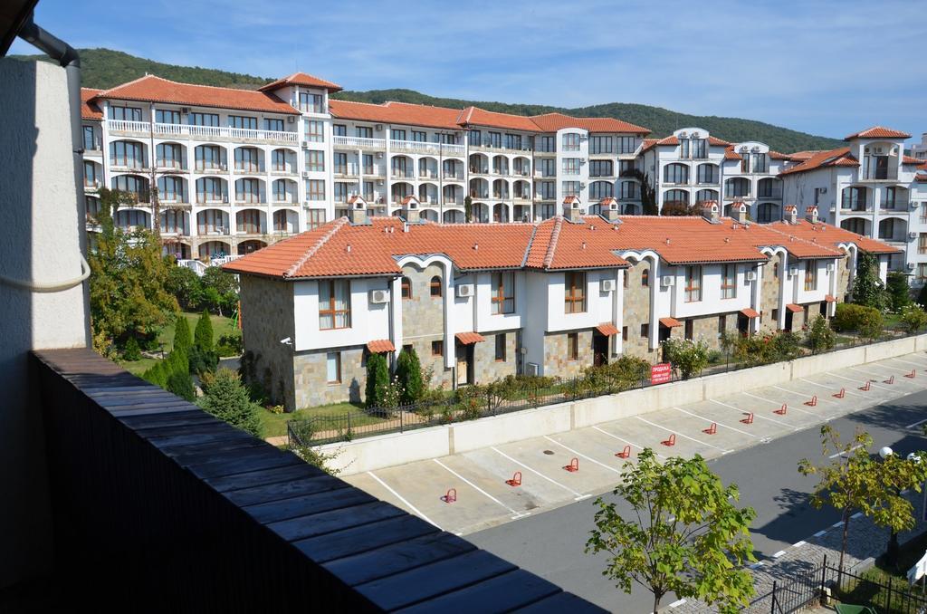 Apartments In Complex Chateau Nessebar Sveti Vlas Esterno foto