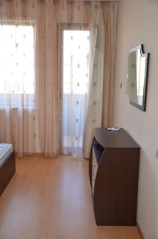 Apartments In Complex Chateau Nessebar Sveti Vlas Esterno foto