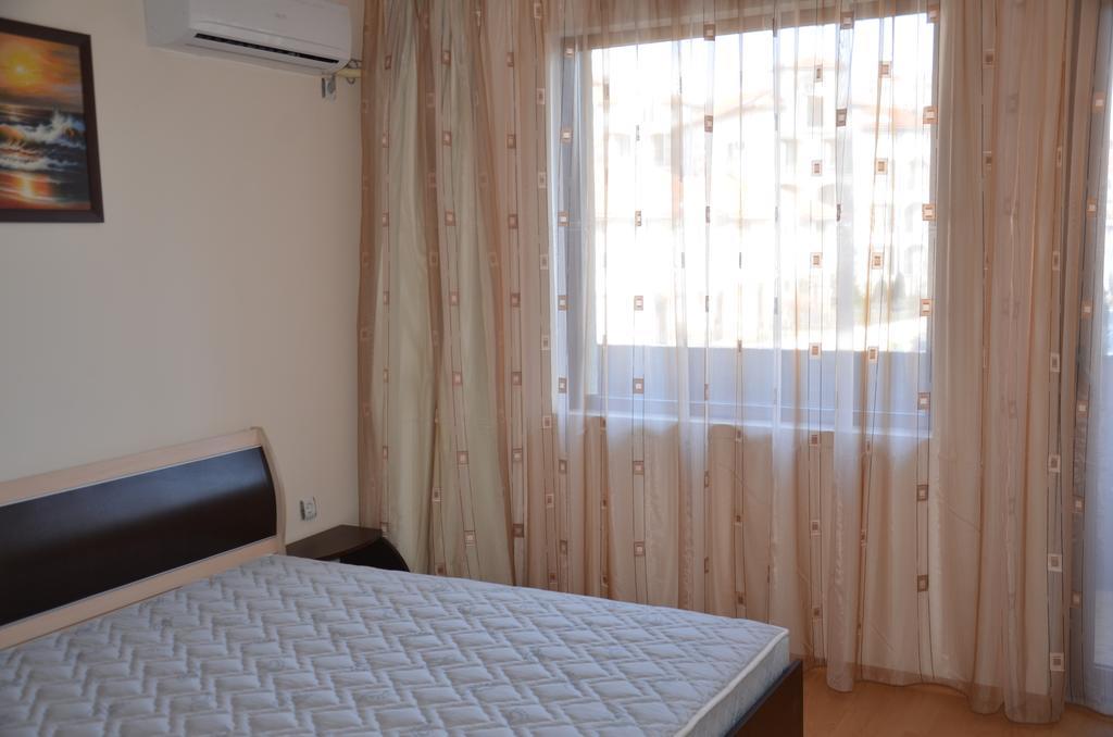 Apartments In Complex Chateau Nessebar Sveti Vlas Esterno foto
