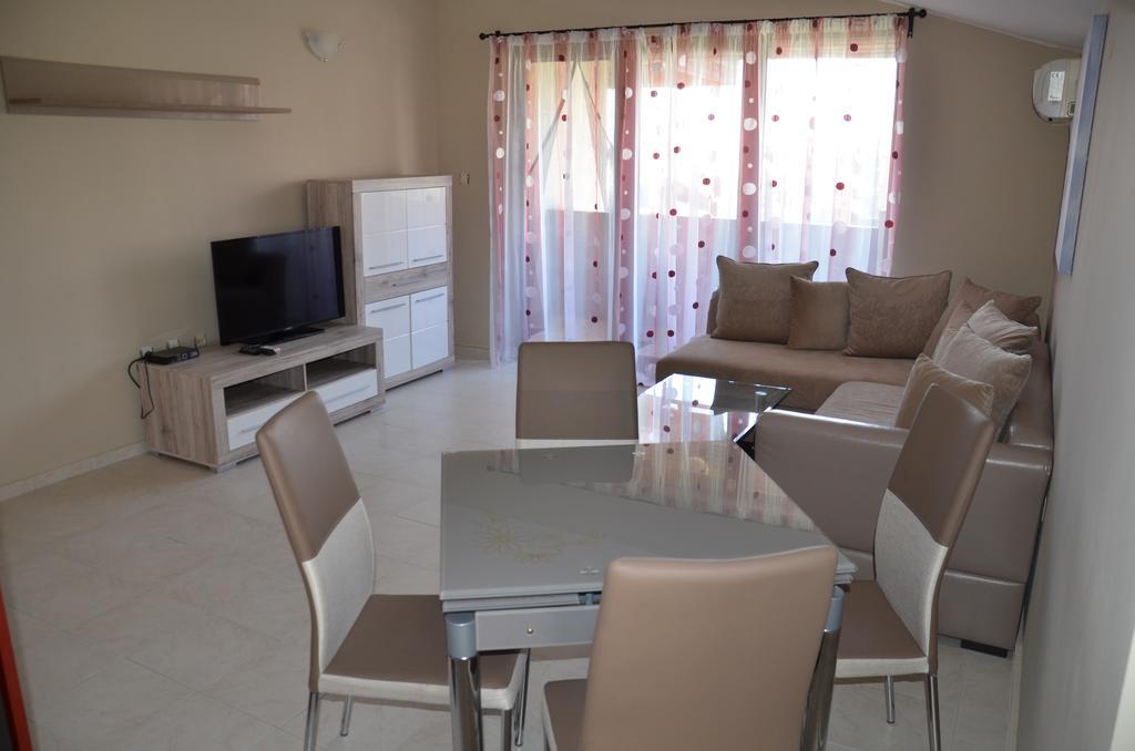 Apartments In Complex Chateau Nessebar Sveti Vlas Esterno foto