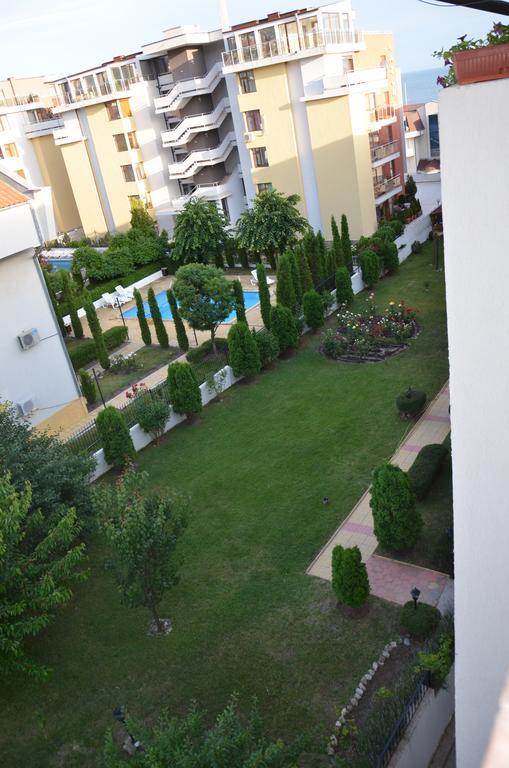 Apartments In Complex Chateau Nessebar Sveti Vlas Esterno foto