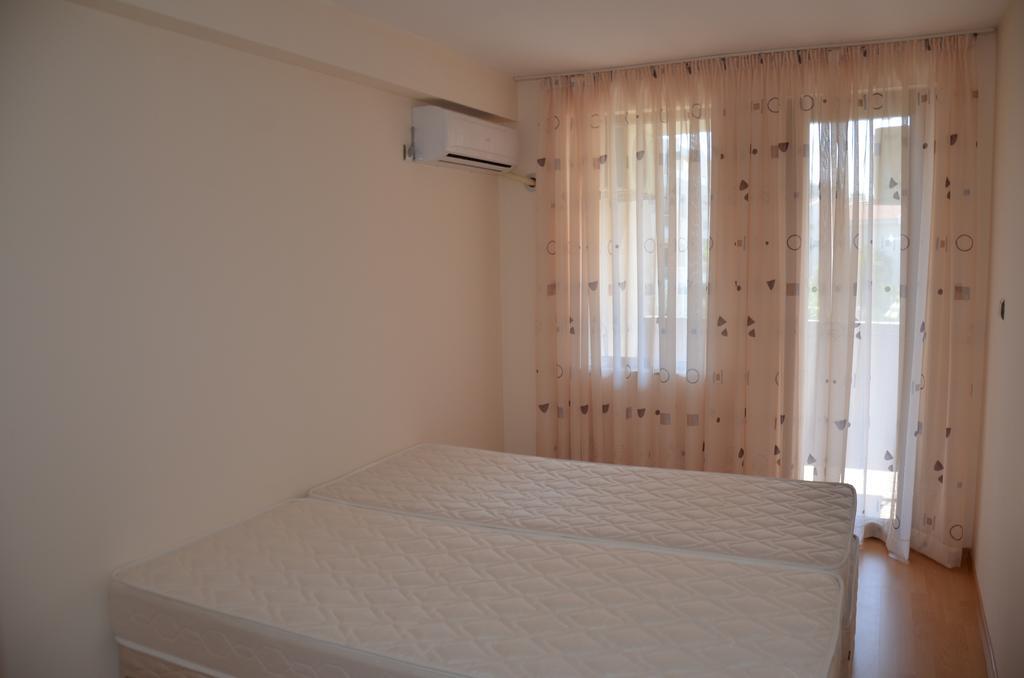 Apartments In Complex Chateau Nessebar Sveti Vlas Esterno foto