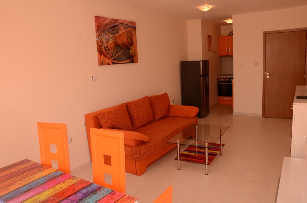Apartments In Complex Chateau Nessebar Sveti Vlas Esterno foto